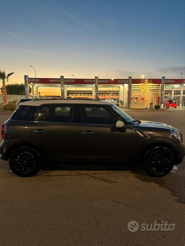 Usata Mini Countryman 111 CV (81 kW) 2012 Verde SUV