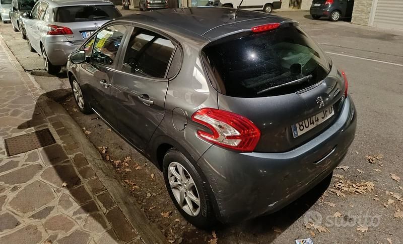 Usata Peugeot 208 2015 Grigio Utilitaria
