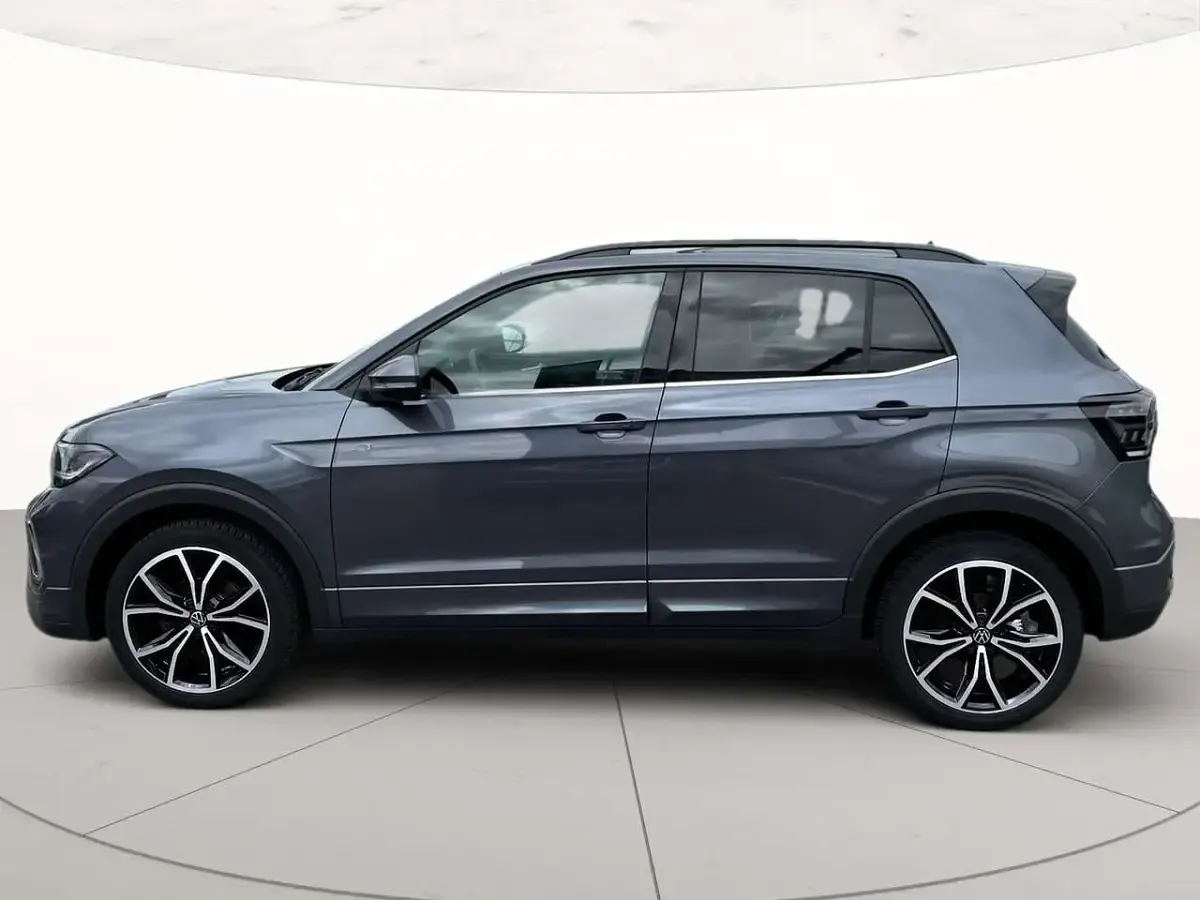 Usata VW T-Cross R-line Plus 116 CV (85 kW) 2025 Smoky grey metallizzato SUV