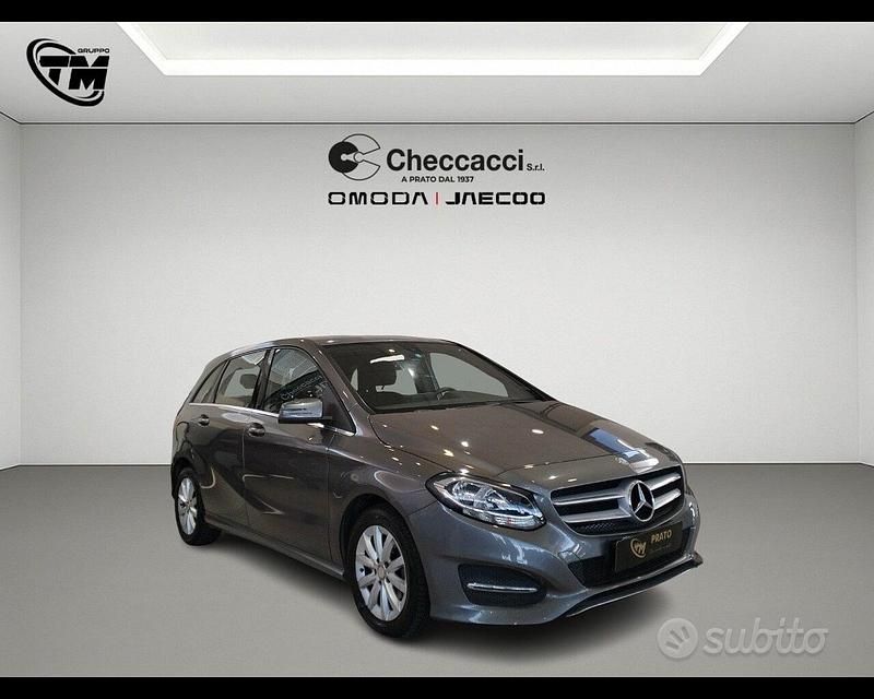 Usata Mercedes 180 2015 Grigio Berlina