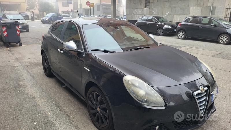 Nero Usata 2012 Alfa Romeo Giulietta Due volumi | 4000 € (Super prezzo) - Immagine 1/4