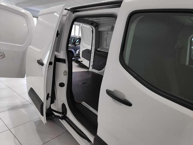 Gebraucht Opel Combo S 131 PS (96 kW) 2023 Weiß Van / Kleinbus
