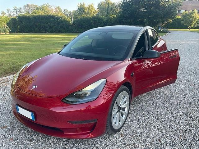 Rosso Usata 2021 Tesla Model 3 Tre volumi | 27.700 € - Immagine 1/4