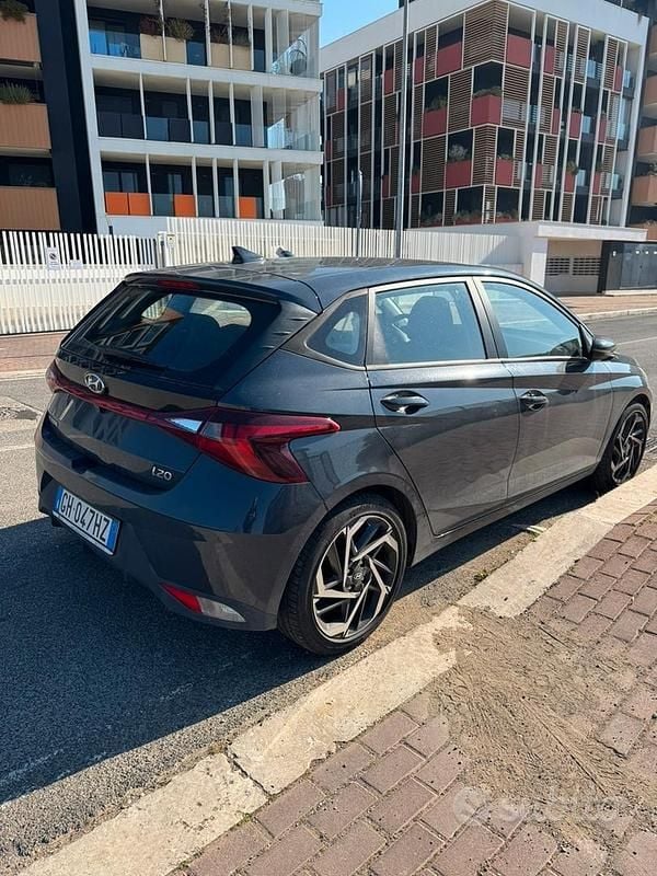 Usata Hyundai i20 84 CV (61 kW) 2021 Blu Utilitaria