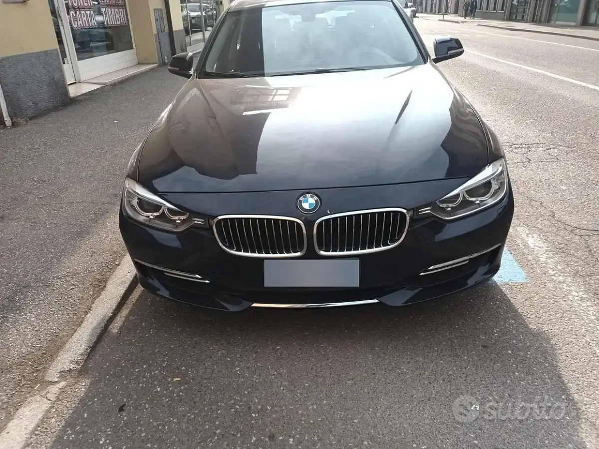 Usata BMW 320 Efficient Dynamics 184 CV (135 kW) 2012 Blu Station wagon