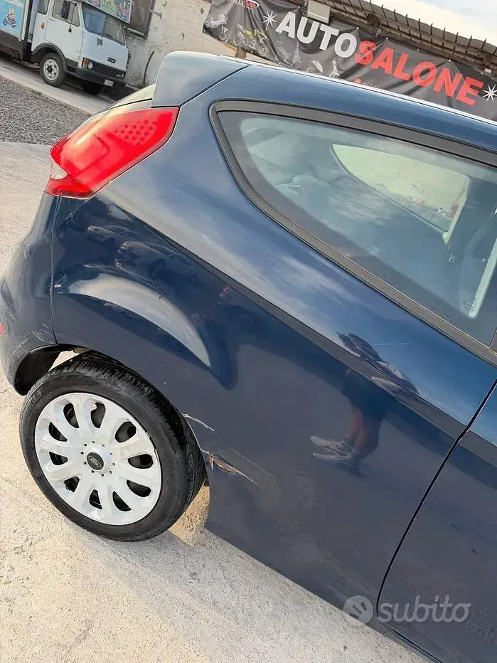 Usata Ford Fiesta 95 CV (69 kW) 2010 Bluazzurro Berlina