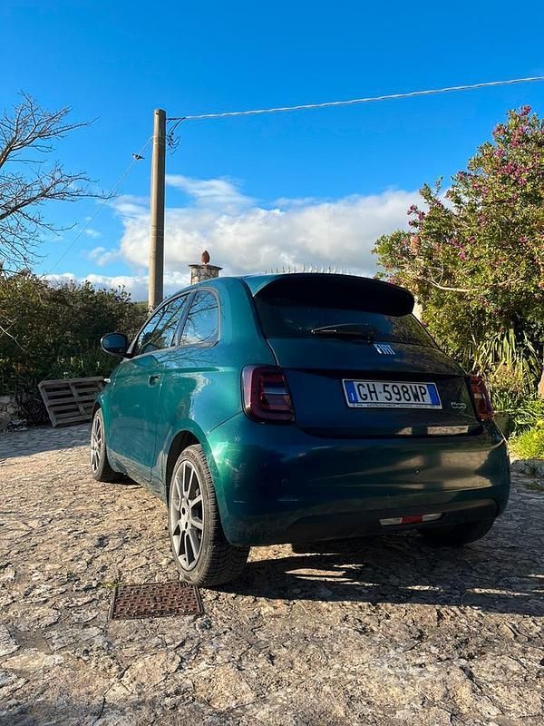 Usata Fiat 500e Action 69 kW (95 CV) 2022 Verde Berlina