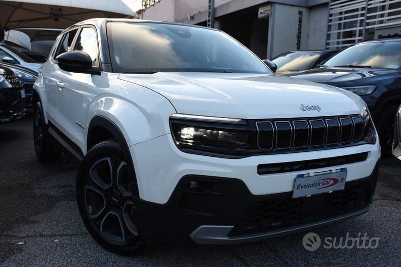 Usata Jeep Avenger Summit 101 CV (74 kW) 2024 Bianco pastello SUV