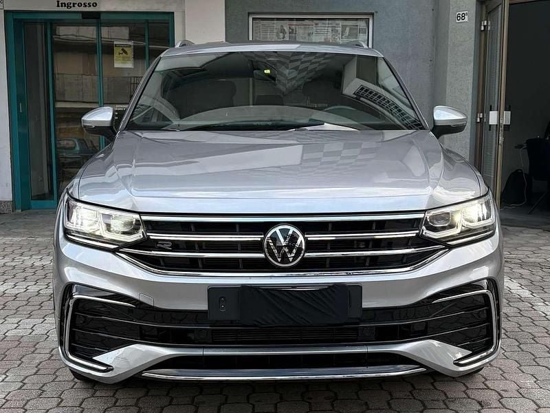 Usata VW Tiguan Allspace R-line 200 CV (147 kW) 2022 Grigio SUV