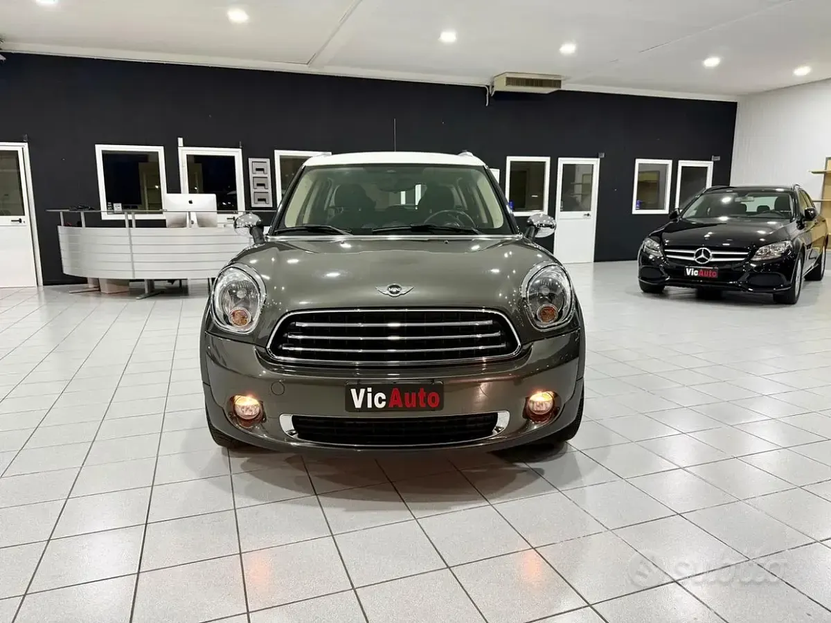 Usata Mini Cooper D Countryman Business 90 CV (66 kW) 2014 Verde SUV