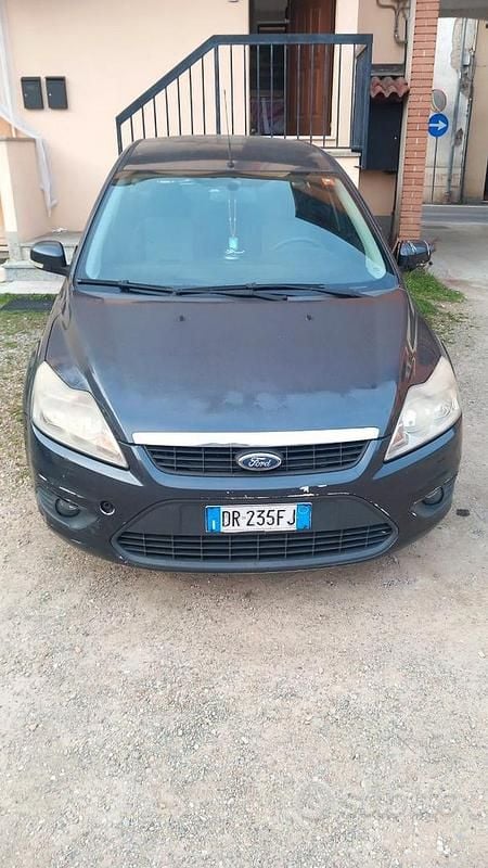 Usata Ford Focus 90 CV (66 kW) 2008 Grigio Station wagon