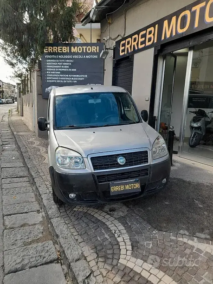 Usata Fiat Doblò Active 103 CV (75 kW) 2007 Grigio Monovolume