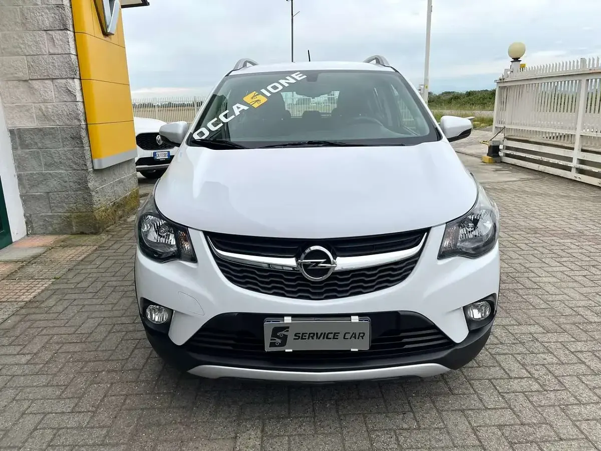 Usata Opel Karl Rocks 73 CV (53 kW) 2018 Bianco Utilitaria