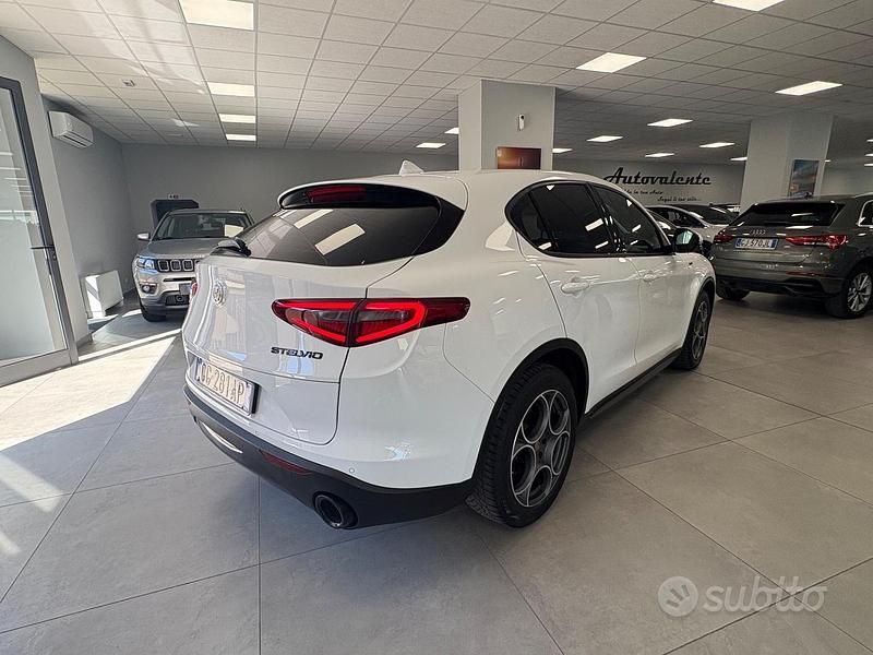 Usata Alfa Romeo Stelvio Sprint 190 CV (139 kW) 2021 Bianco SUV
