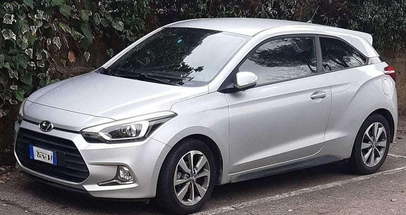 Usata Hyundai i20 84 CV (61 kW) 2015 Grigio Utilitaria