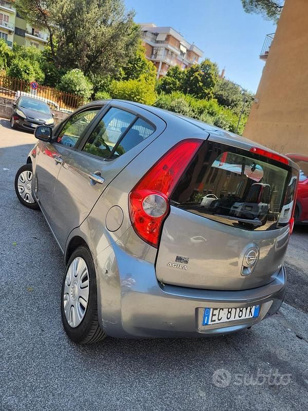 Marrone Usata 2010 Opel Agila Due volumi | 2000 € - Immagine 1/4