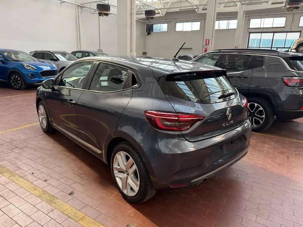 Usata Renault Clio V Zen 91 CV (66 kW) 2021 Other Berlina