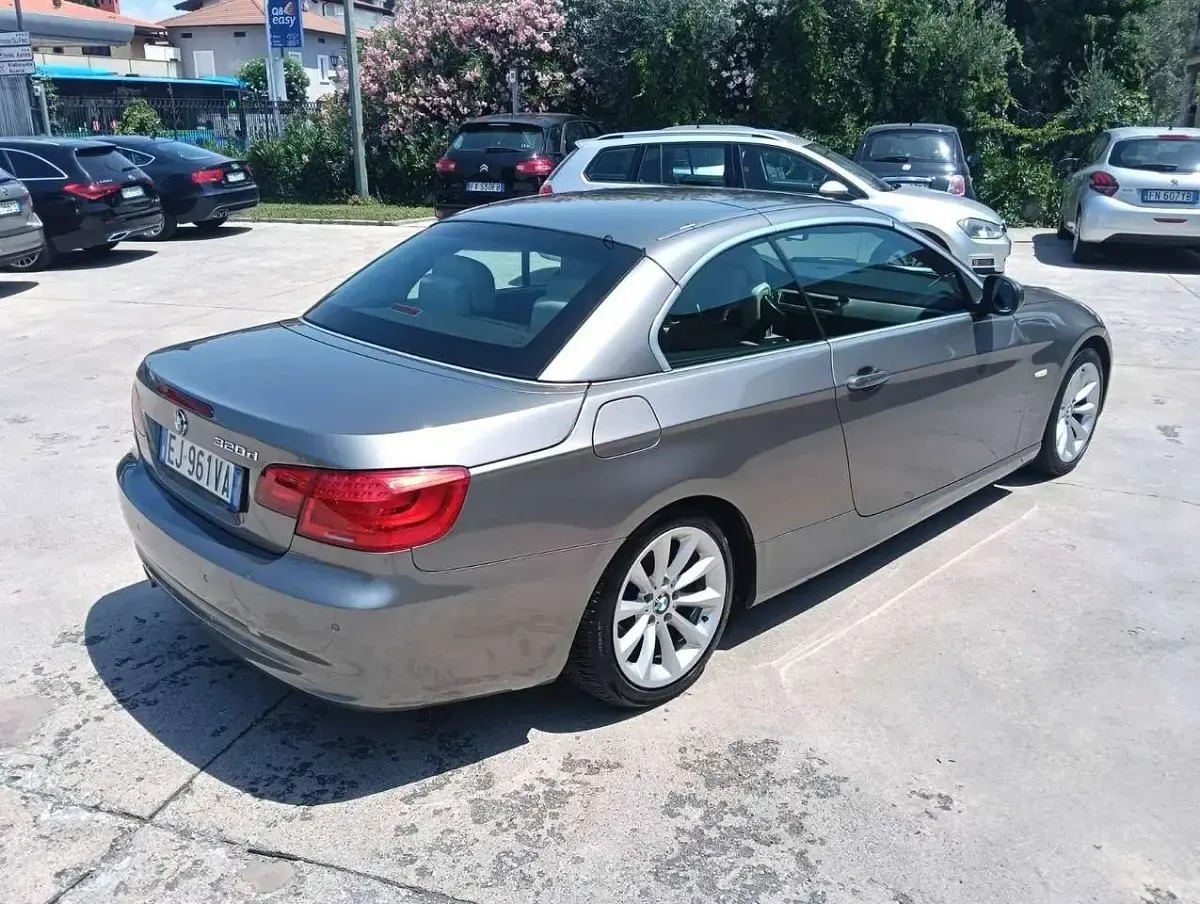 Usata BMW 320 Cabriolet 184 CV (135 kW) 2011 Visone met. Cabrio