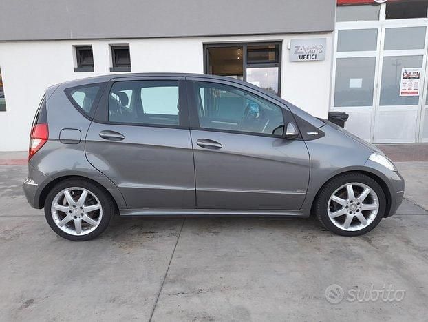 Usata Mercedes A160 2011 Grigio Utilitaria