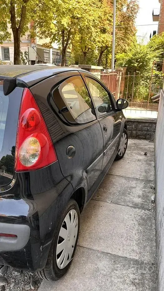 Usata Peugeot 107 68 CV (50 kW) 2006 Nero Utilitaria