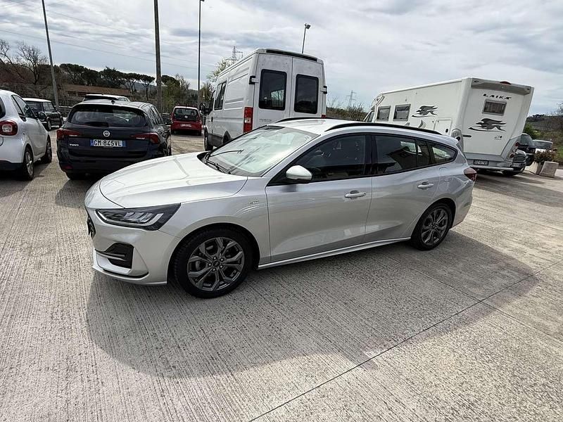 Usata Ford Focus ST-Line X 155 CV (114 kW) 2023 Grigio Station wagon