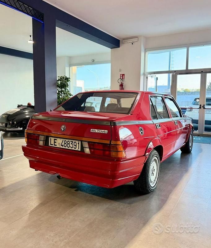 Usata Alfa Romeo 75 1987 Rosso Berlina