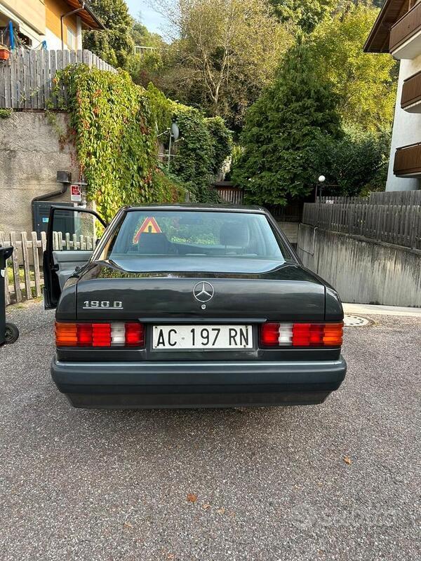 Usato 1992 Mercedes 190 2.0 Diesel 75 CV (7.000 €)