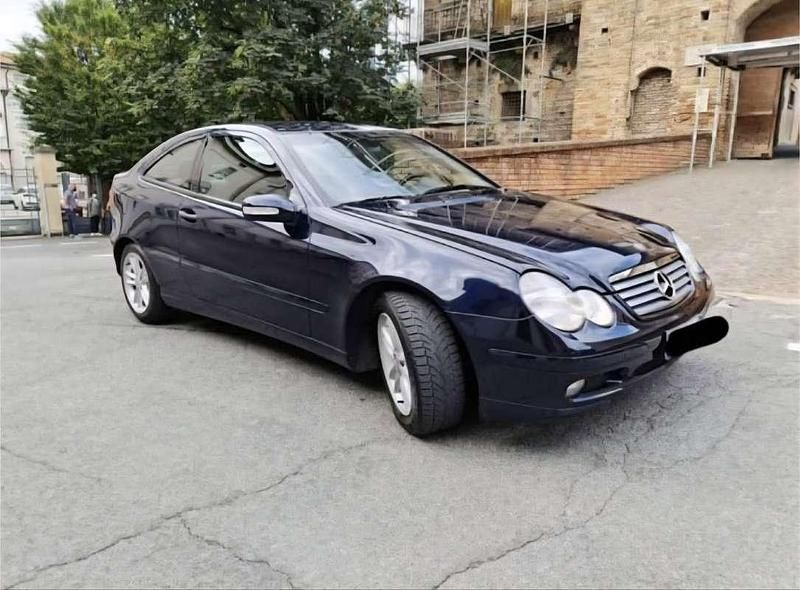 Usata Mercedes C220 143 CV (105 kW) 2002 Coupé
