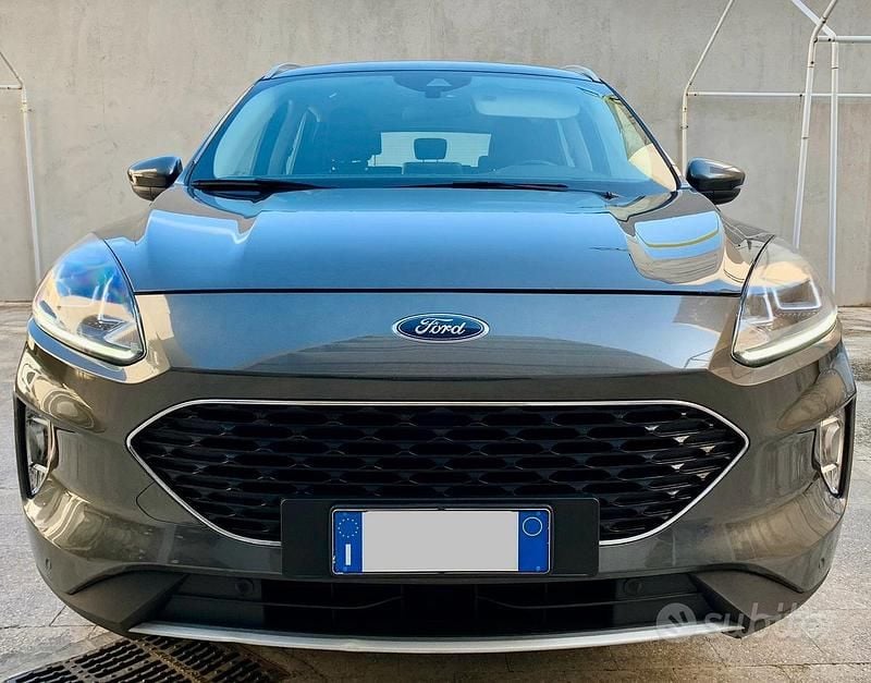 Grigio Usata 2021 Ford Kuga SUV | 17.000 € (Super prezzo) - Immagine 1/4
