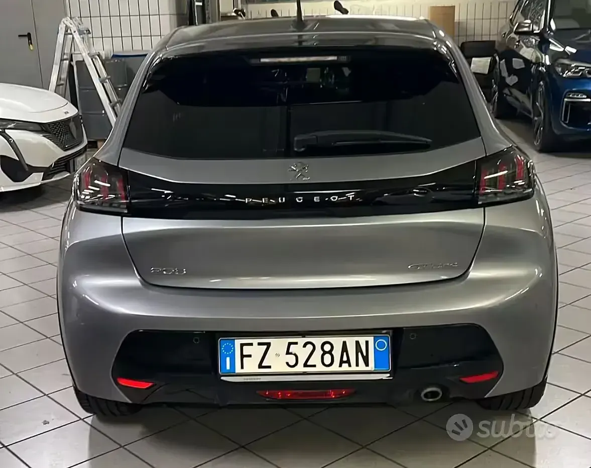 Usata Peugeot 208 GT-line 101 CV (74 kW) 2020 Utilitaria