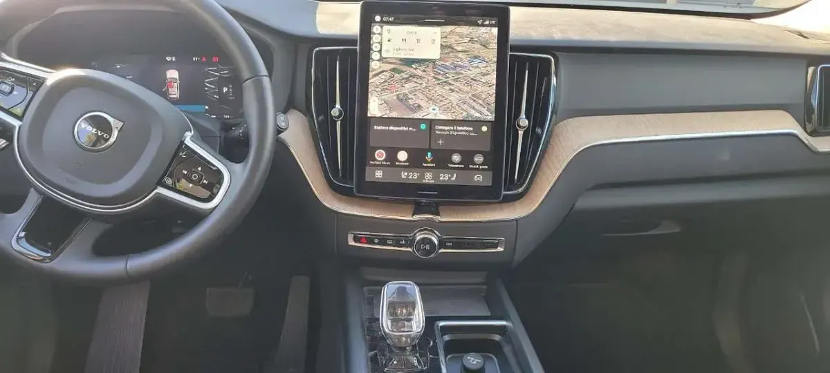 Usata Volvo XC60 Plus 250 CV (183 kW) 2025 Bianco SUV