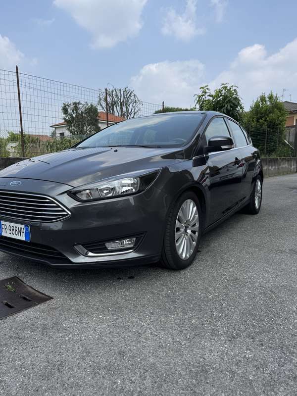Usata 2018 Ford Focus Titanium S Tre volumi | 9000 € (Super prezzo) - Immagine 1/4