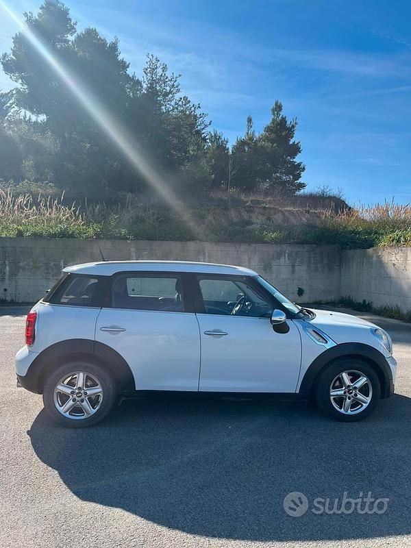 Usata Mini Countryman 2010 Bianco SUV