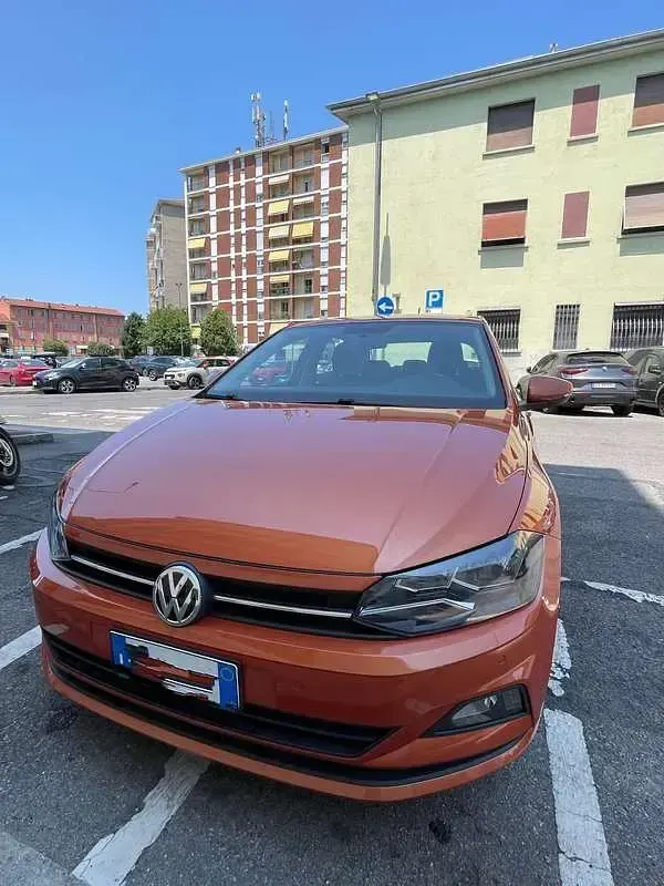 Usata VW Polo Comfortline 95 CV (69 kW) 2019 Arancione Utilitaria