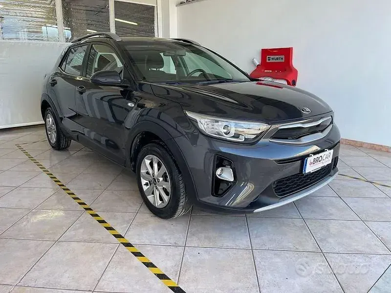 Usata Kia Stonic Urban 101 CV (74 kW) 2018 Grigio SUV