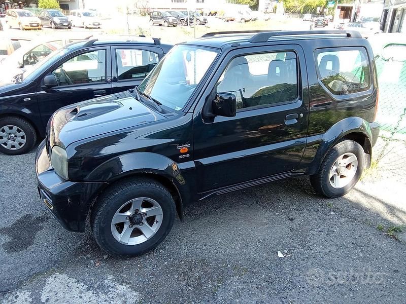 Usata Suzuki Jimny 86 CV (63 kW) 2007 Nero SUV