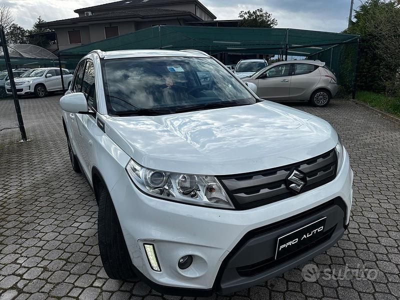 Usata Suzuki Vitara 120 CV (88 kW) 2015 Bianco SUV