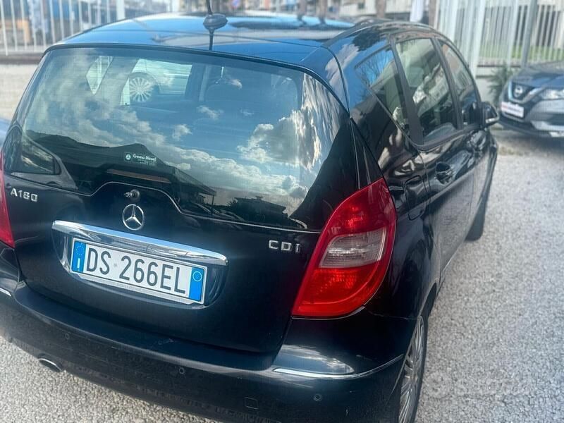 Usata Mercedes A180 110 CV (80 kW) 2008 Nero Berlina