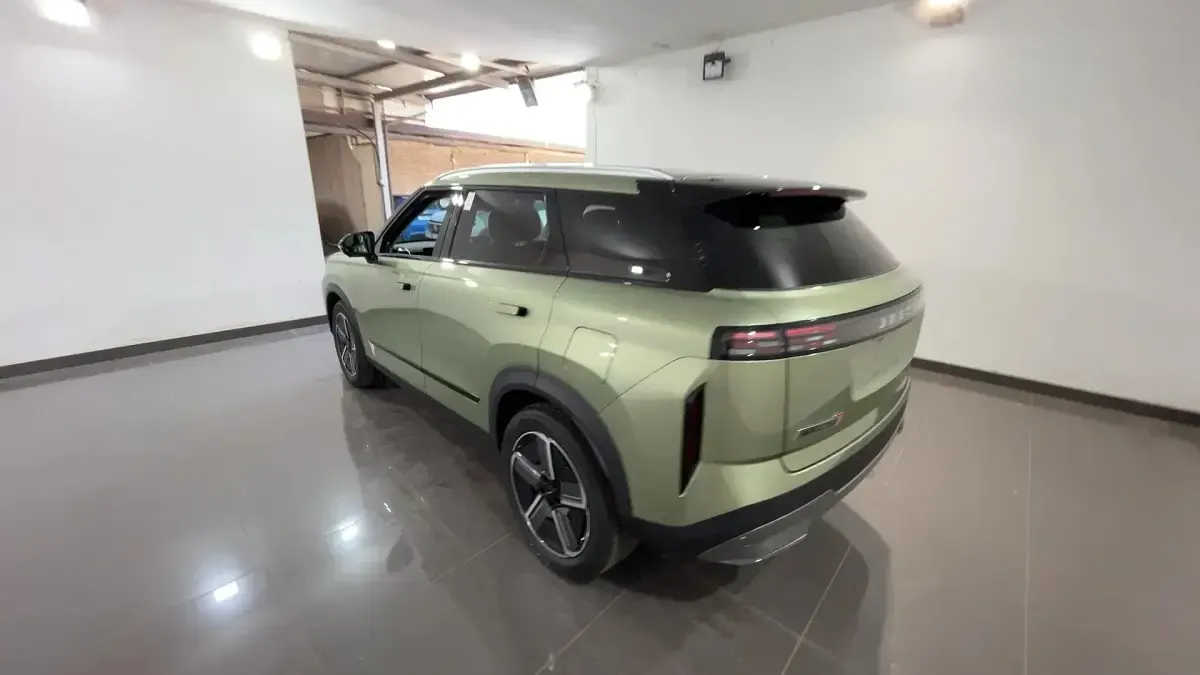 Nuova Jaecoo 7 147 CV (108 kW) 2026 Olive gray SUV