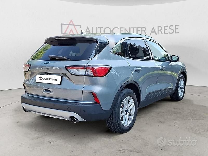 Usado Ford Kuga Titanium 120 CV (88 kW) 2024 Gris SUV