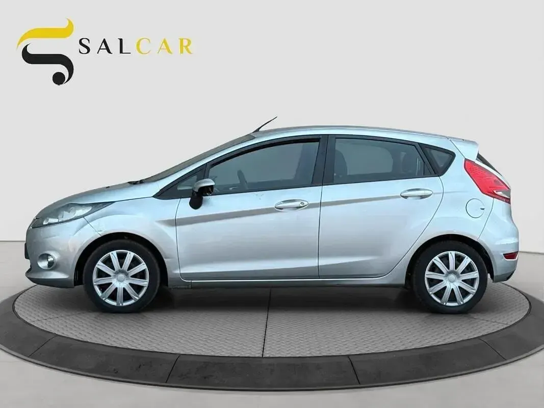 Usata Ford Fiesta 82 CV (60 kW) 2012 Argento Utilitaria