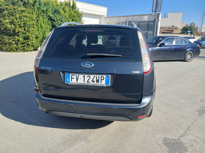 Usata Ford Focus 109 CV (80 kW) 2010 Grigio Station wagon