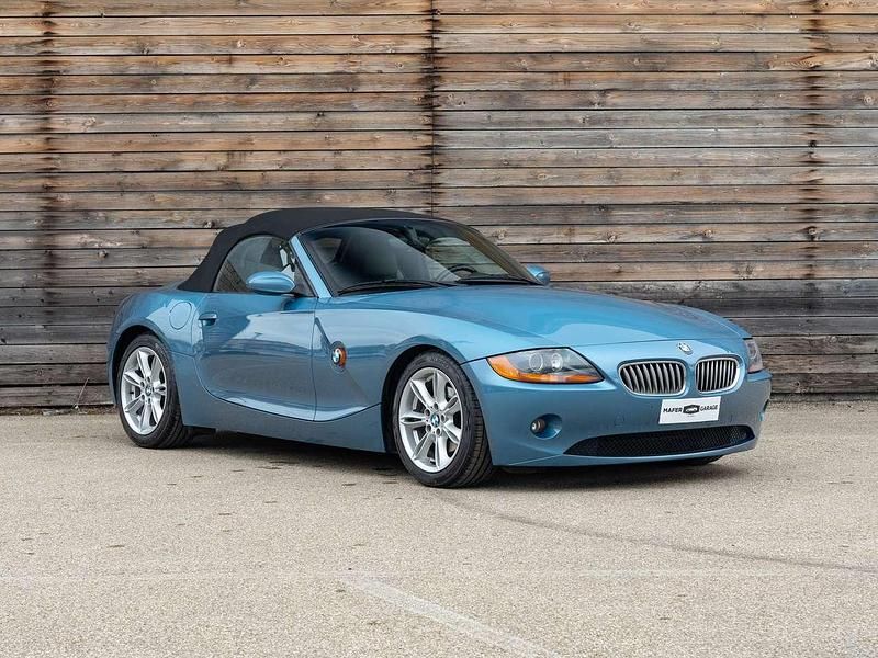 Begagnad BMW Z4 Efficient Dynamics 231 HK (169 kW) 2003 Blå Cab