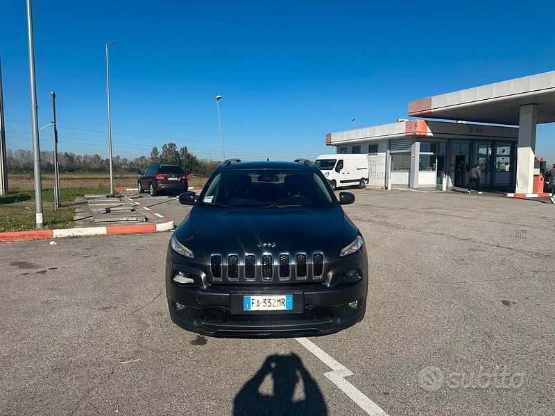 Usata Jeep Cherokee Limited 140 CV (102 kW) 2015 Grigio SUV