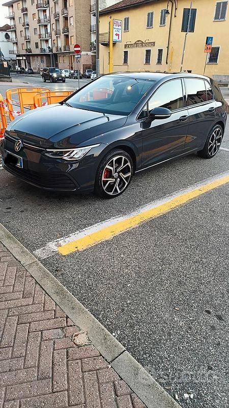 Usata VW Golf VIII 130 CV (95 kW) 2020 Berlina