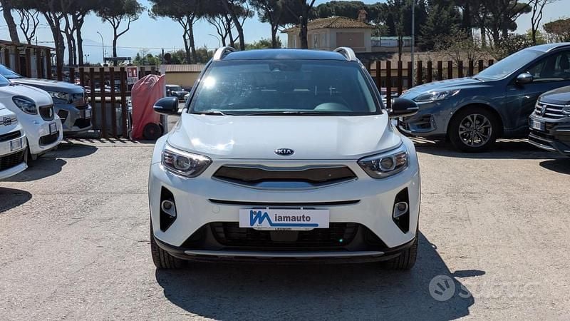 Second-hand Kia Stonic Urban 100 CP (73 kW) 2019 Alb SUV
