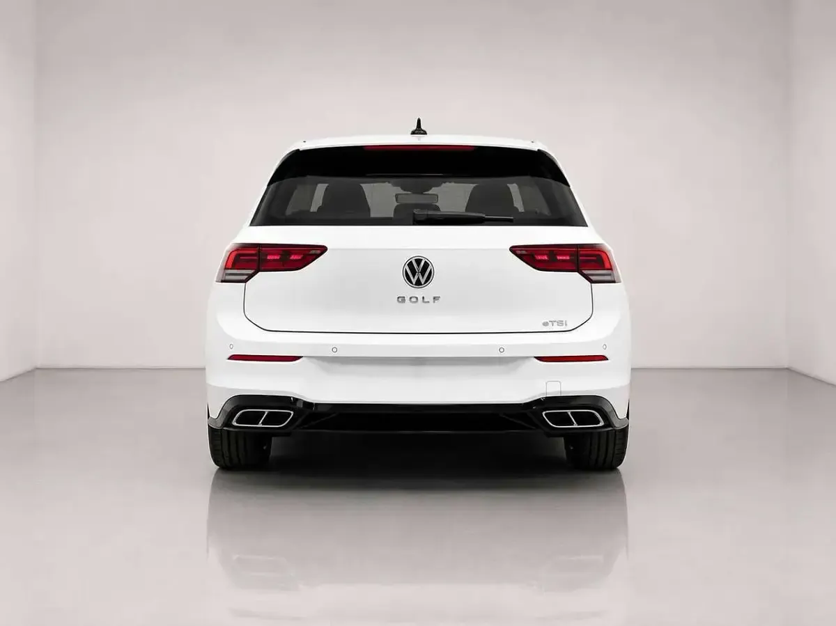 Usata VW Golf VIII R-line 131 CV (96 kW) 2024 Bianco