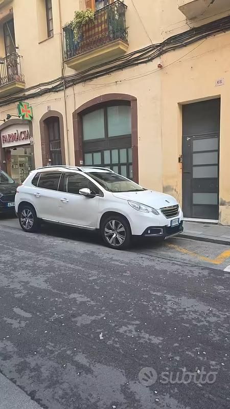 Usata Peugeot 2008 Allure 114 CV (83 kW) 2014 Bianco SUV