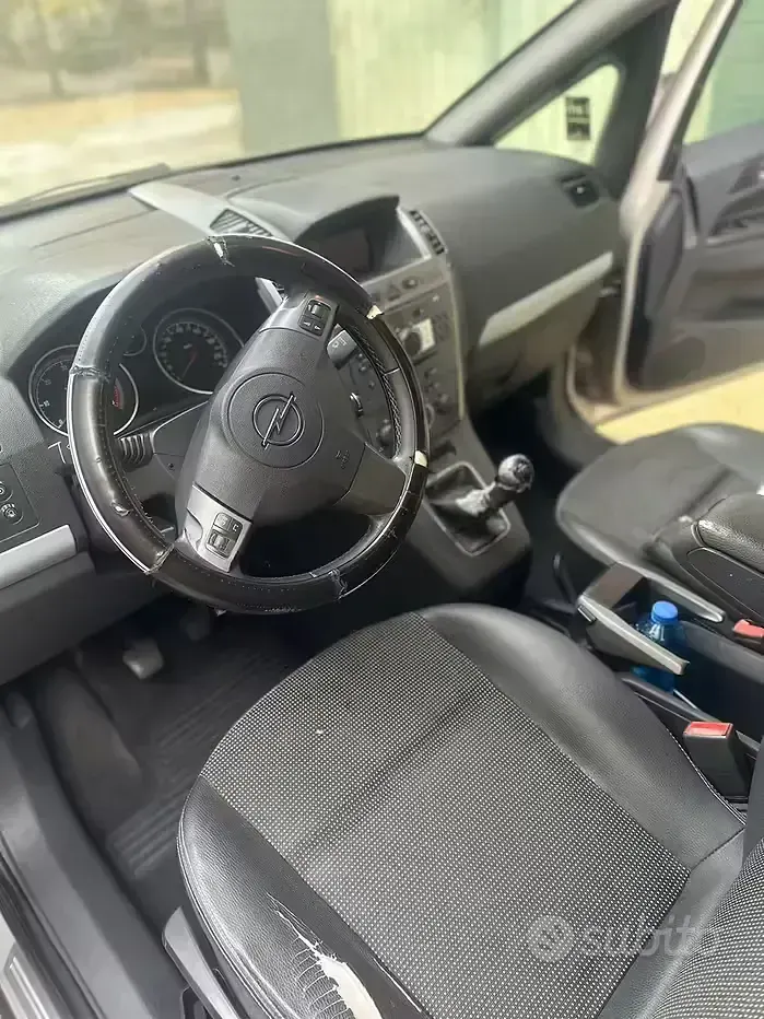 Usata Opel Zafira 120 CV (88 kW) 2008 Monovolume