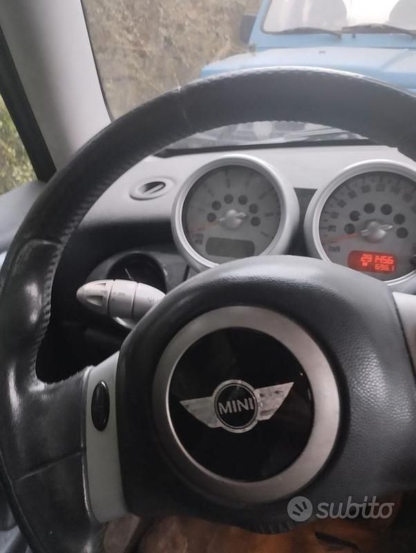 Begagnad Mini Cooper 75 HK (55 kW) 2004 Halvkombi